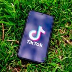 Модератор контента обвинила TikTok в причинении психологической травмы