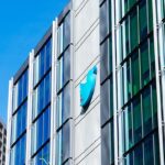 Сотрудники Twitter решили судиться с компанией из-за бонусов